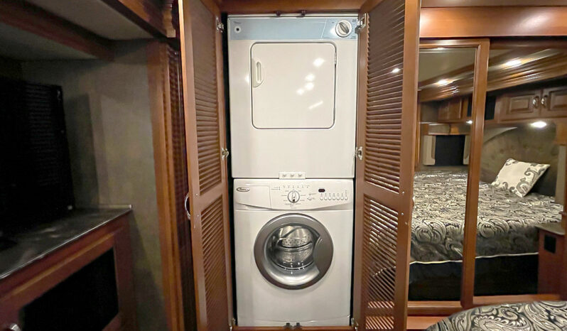 2015 Fleetwood Discovery 37R full