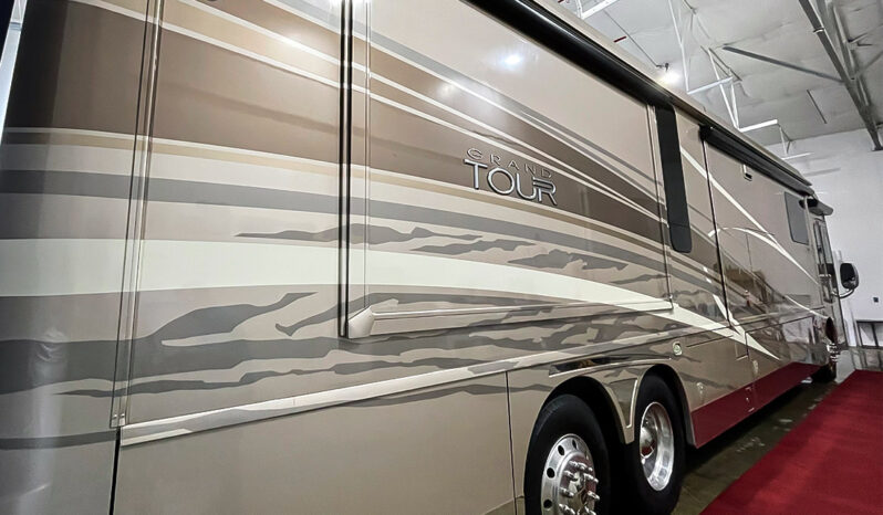 2017 Winnebago Grand Tour 45RL full