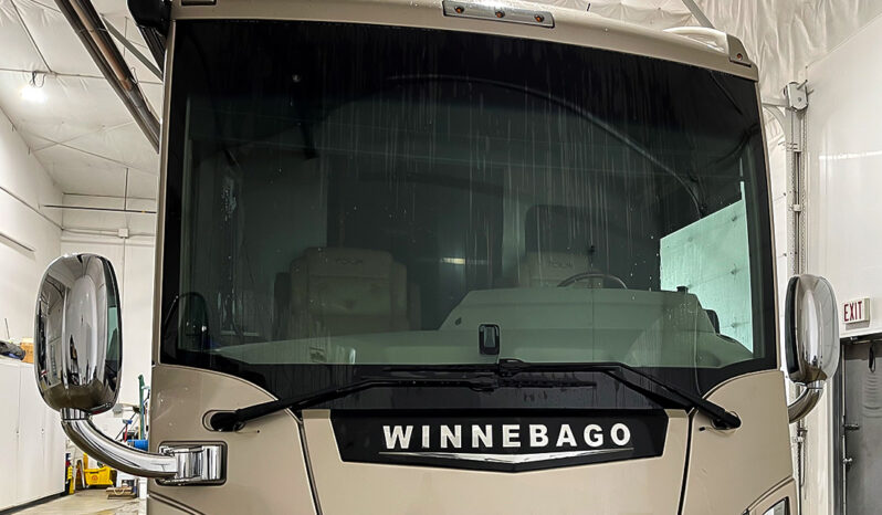 2017 Winnebago Grand Tour 45RL full