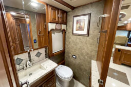 2017 Winnebago Grand Tour 45RL full