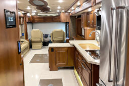 2017 Winnebago Grand Tour 45RL full