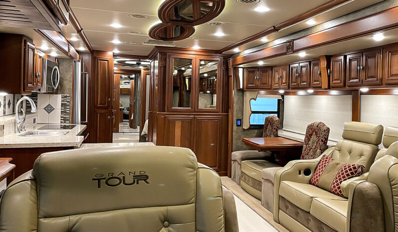 2017 Winnebago Grand Tour 45RL full