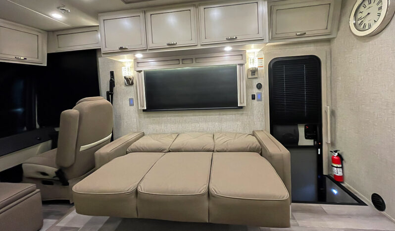 2022 Newmar Canyon Star 3927 full