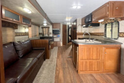 2015 Keystone Bullet 285RLSWE full