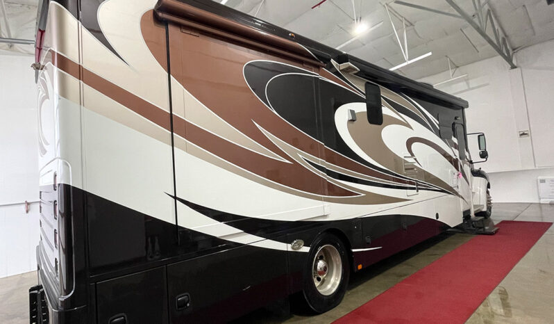 2015 Renegade RV Explorer 38EM full