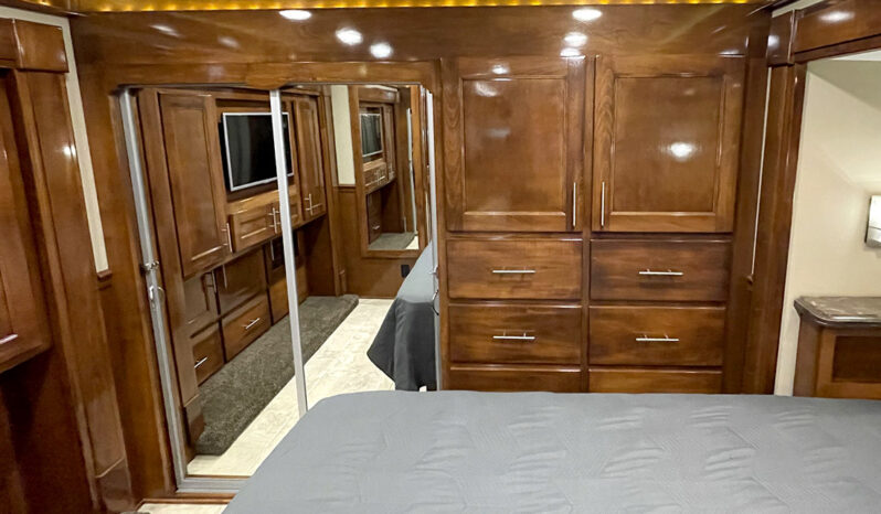 2015 Renegade RV Explorer 38EM full