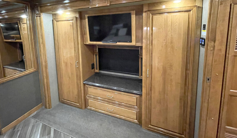 2016 American Coach Allegiance 42G full