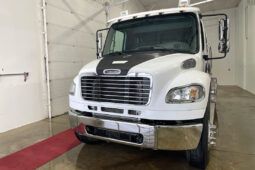 2015 Freightliner M2 106 full