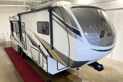 2022 Alliance RV Paradigm 310RL full