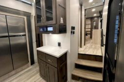 2022 Alliance RV Paradigm 310RL full