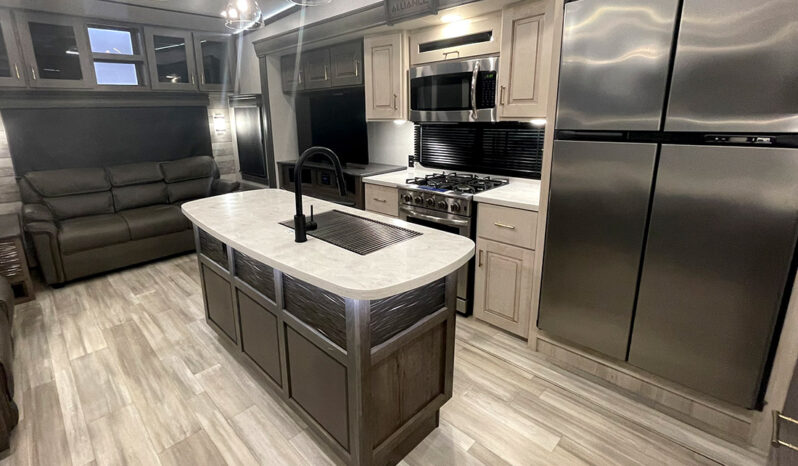 2022 Alliance RV Paradigm 310RL full