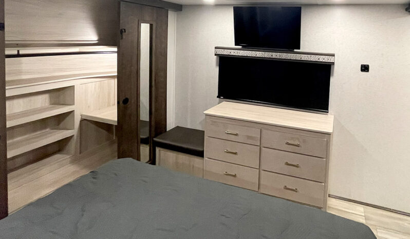 2022 Alliance RV Paradigm 310RL full