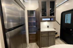 2022 Alliance RV Paradigm 310RL full