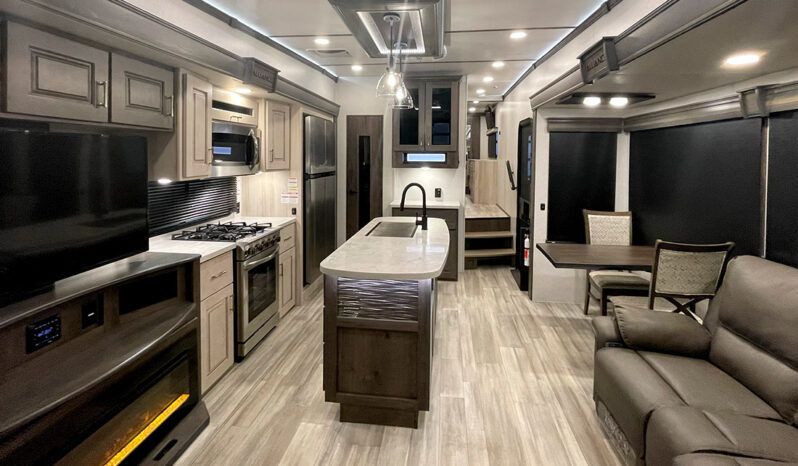 2022 Alliance RV Paradigm 310RL full