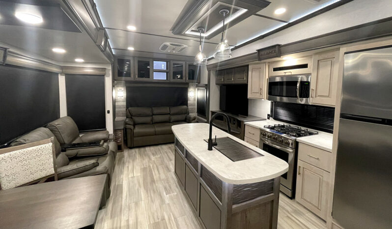 2022 Alliance RV Paradigm 310RL full