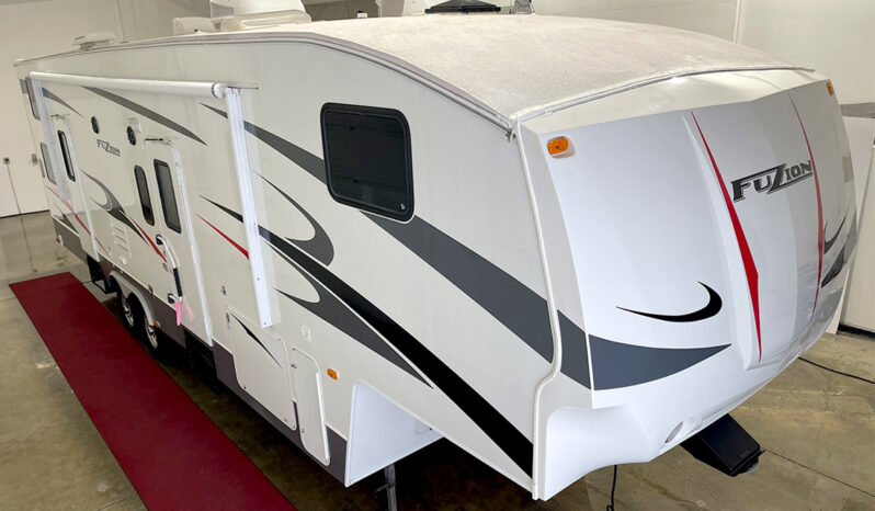 2009 Keystone Fuzion FZ302 full