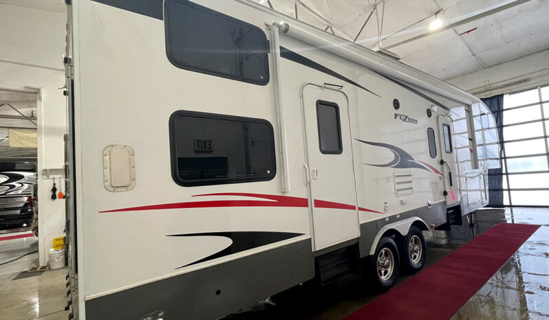 2009 Keystone Fuzion FZ302 full