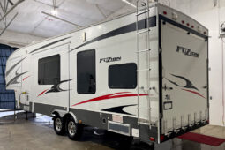 2009 Keystone Fuzion FZ302 full