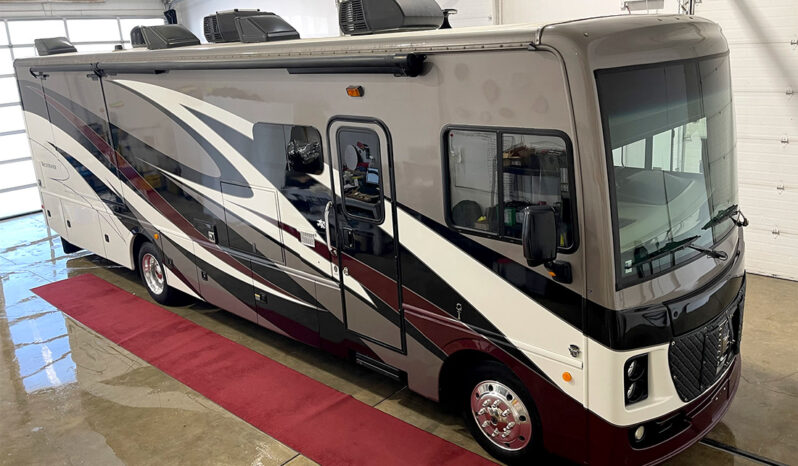 2018 Holiday Rambler Vacationer XE 34S full