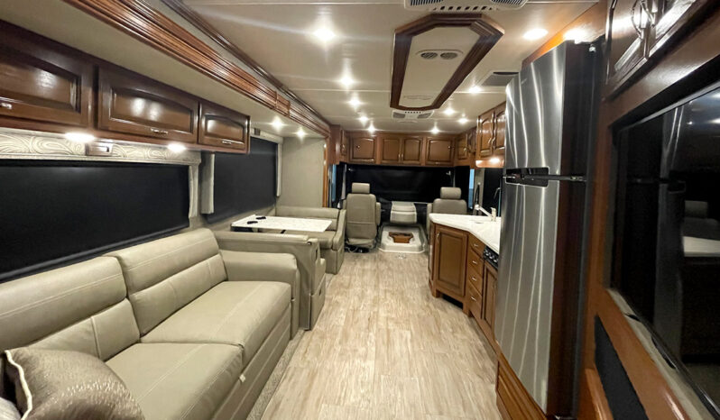 2018 Holiday Rambler Vacationer XE 34S full