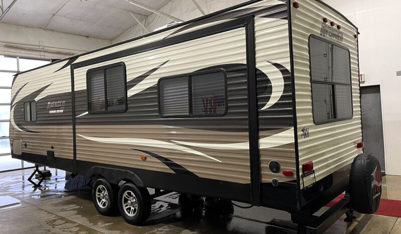 2015 Prime Time Avenger 27RLS full