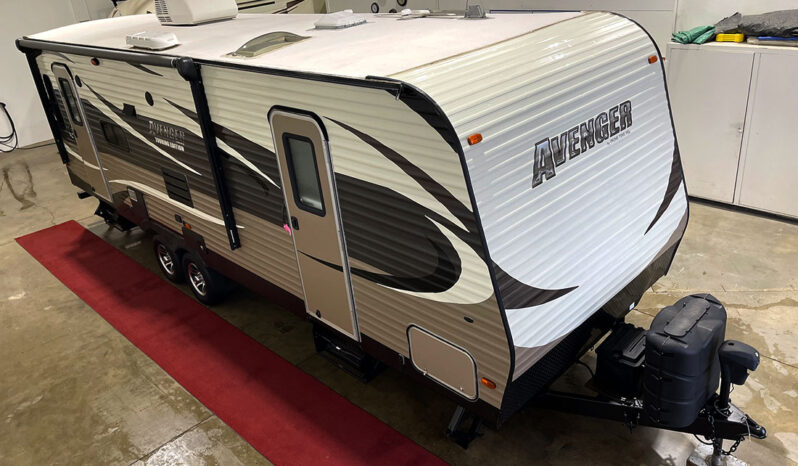 2015 Prime Time Avenger 27RLS full