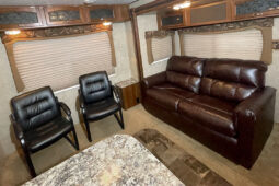 2015 Prime Time Avenger 27RLS full