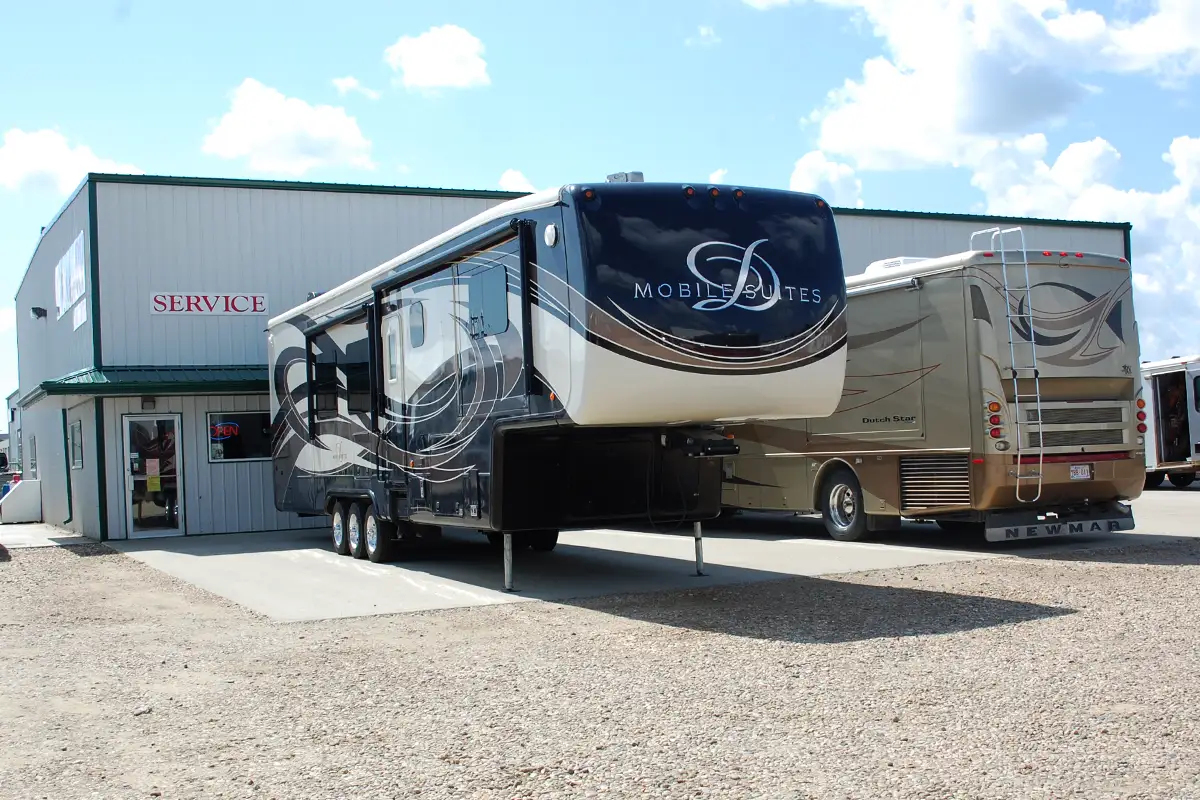 Sylvan Lake RV - RV Service & Parts Department - Sylvan Lake, Alberta