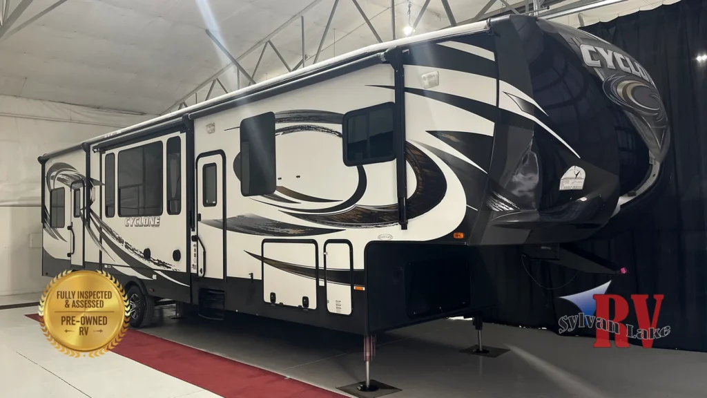 2014 Heartland RV Cyclone 3800